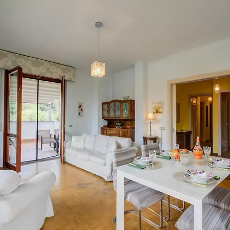 Connie's - Happy Monvalle